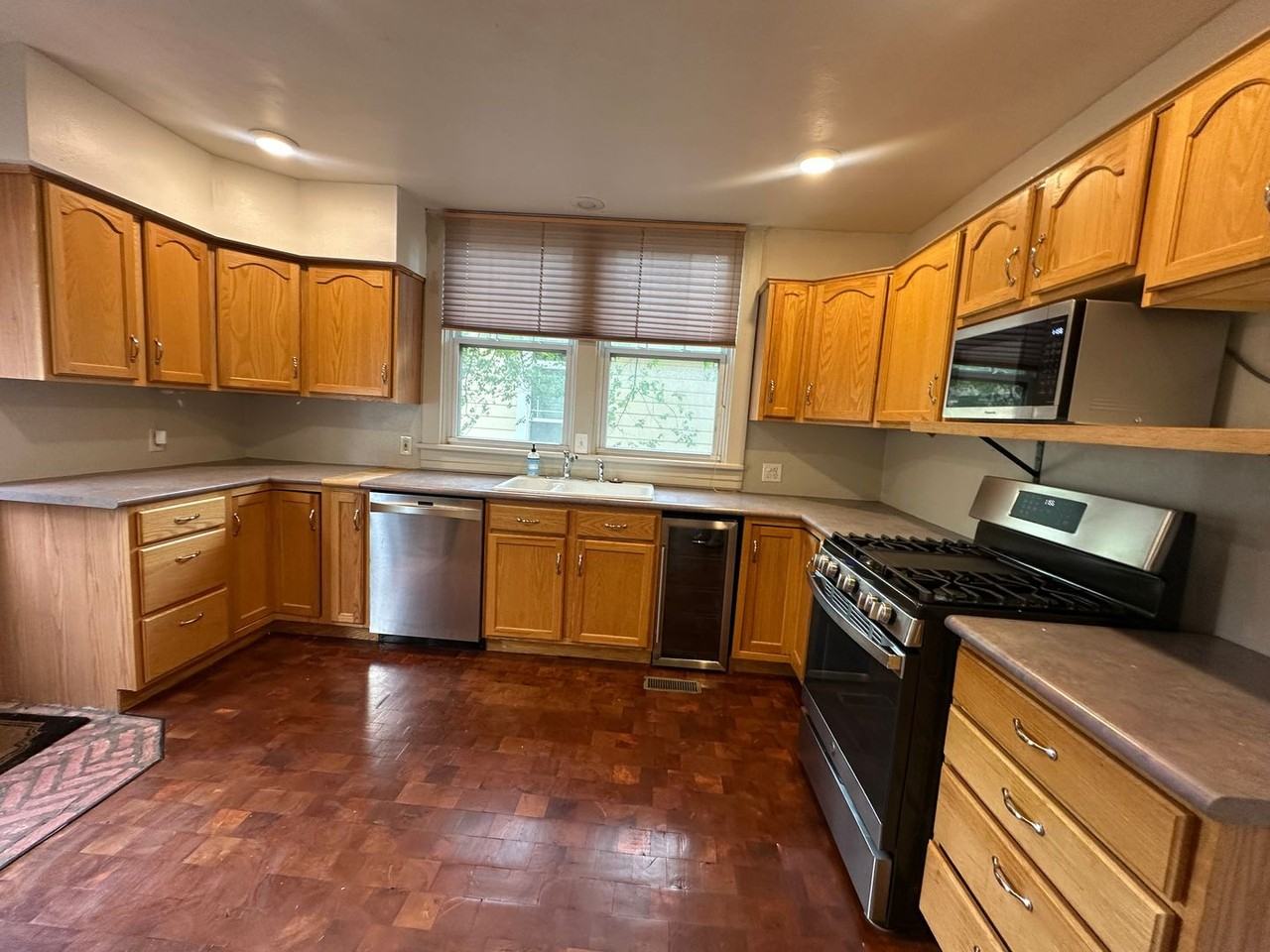 1032 W Pikes Peak Ave - Photo 6 of 17