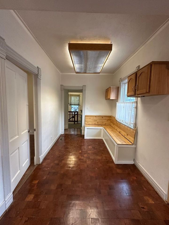 1032 W Pikes Peak Ave - Photo 7 of 17