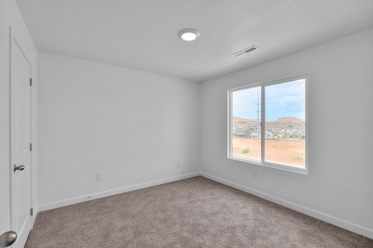 2133 S Wolverine Way - Photo 5 of 39