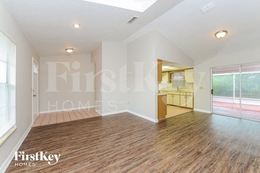 3103 Branchville Dr - Photo 4 of 16
