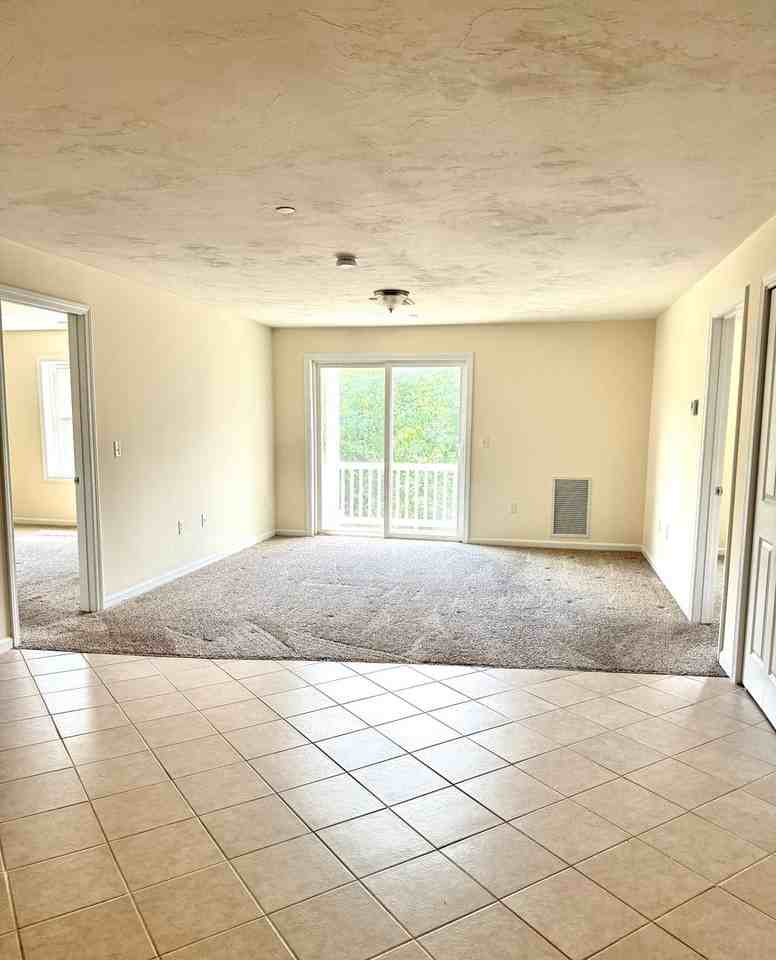 7 Rogers Way - Photo 2 of 14
