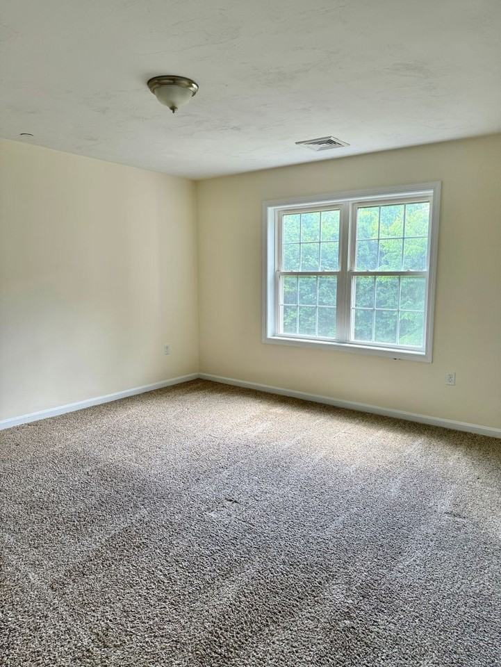 7 Rogers Way - Photo 4 of 14
