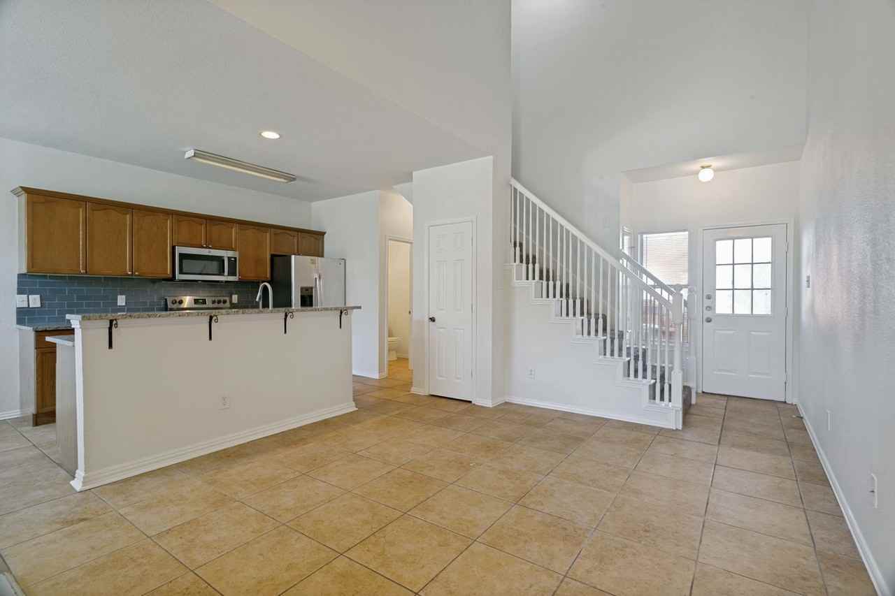 1519 Barbara Dr - Photo 3 of 12