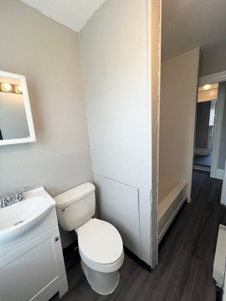 1214 Ann St - Photo 2 of 18