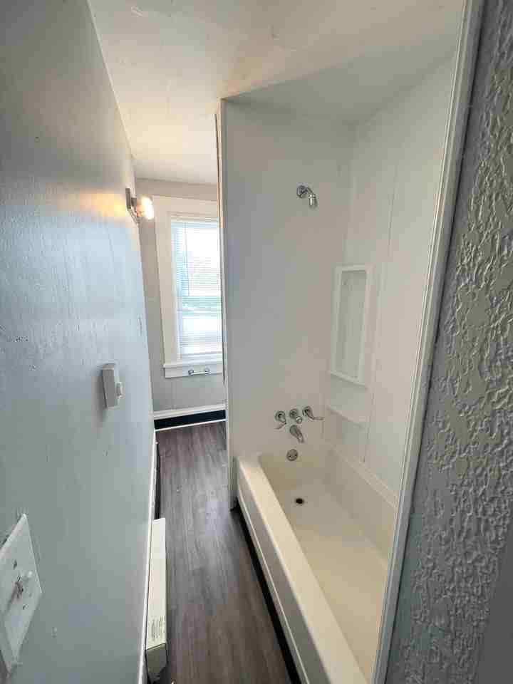 1214 Ann St - Photo 3 of 18