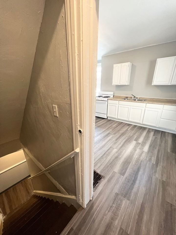 1214 Ann St - Photo 7 of 18