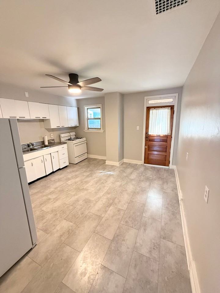 134 43 1/2 St - Photo 5 of 16