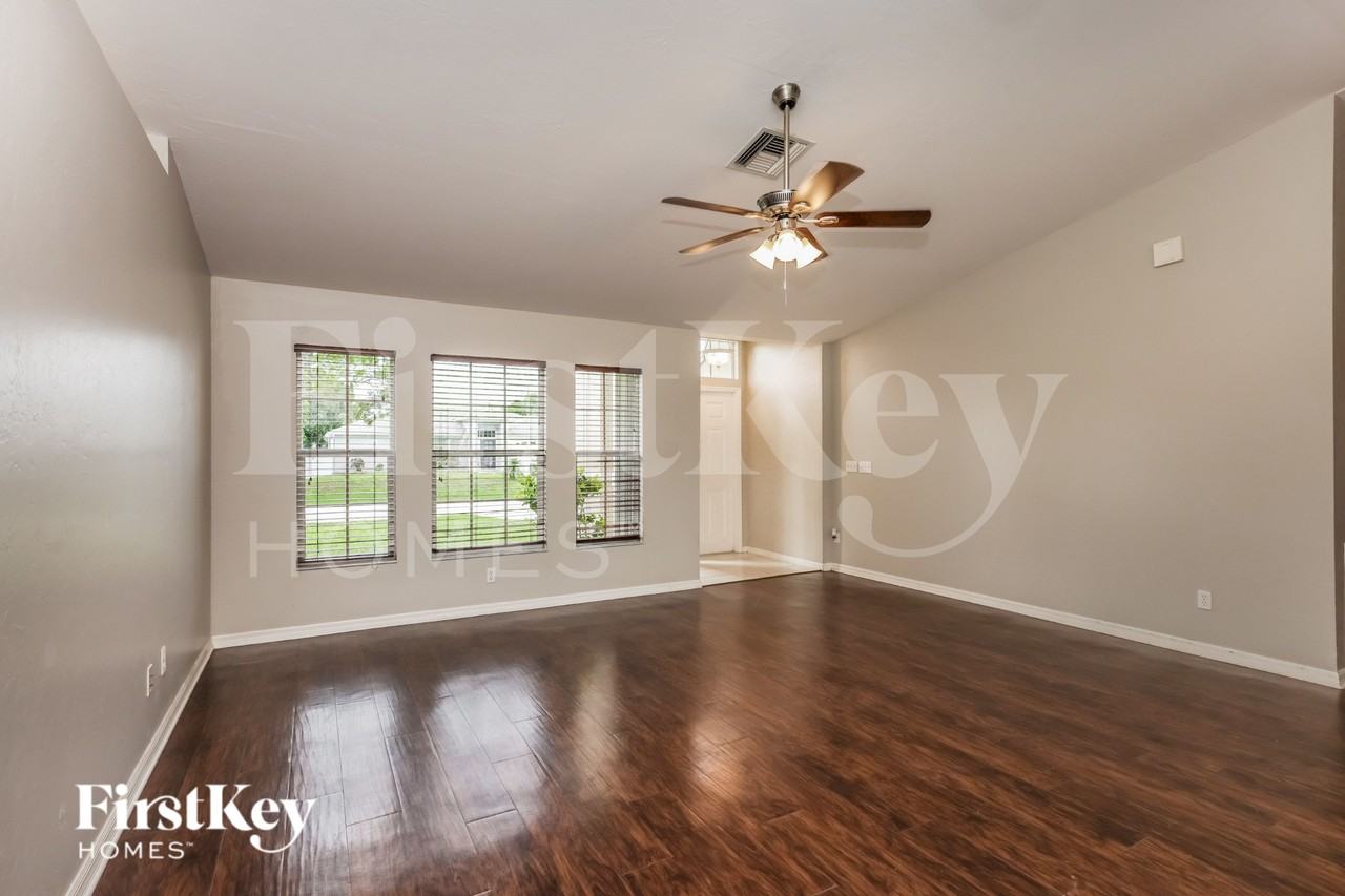 8097 Albatross Rd - Photo 3 of 16