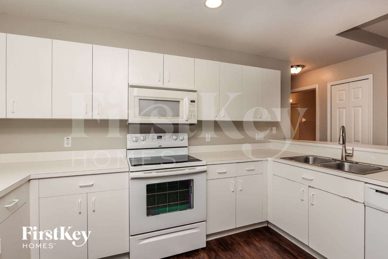 8097 Albatross Rd - Photo 5 of 16