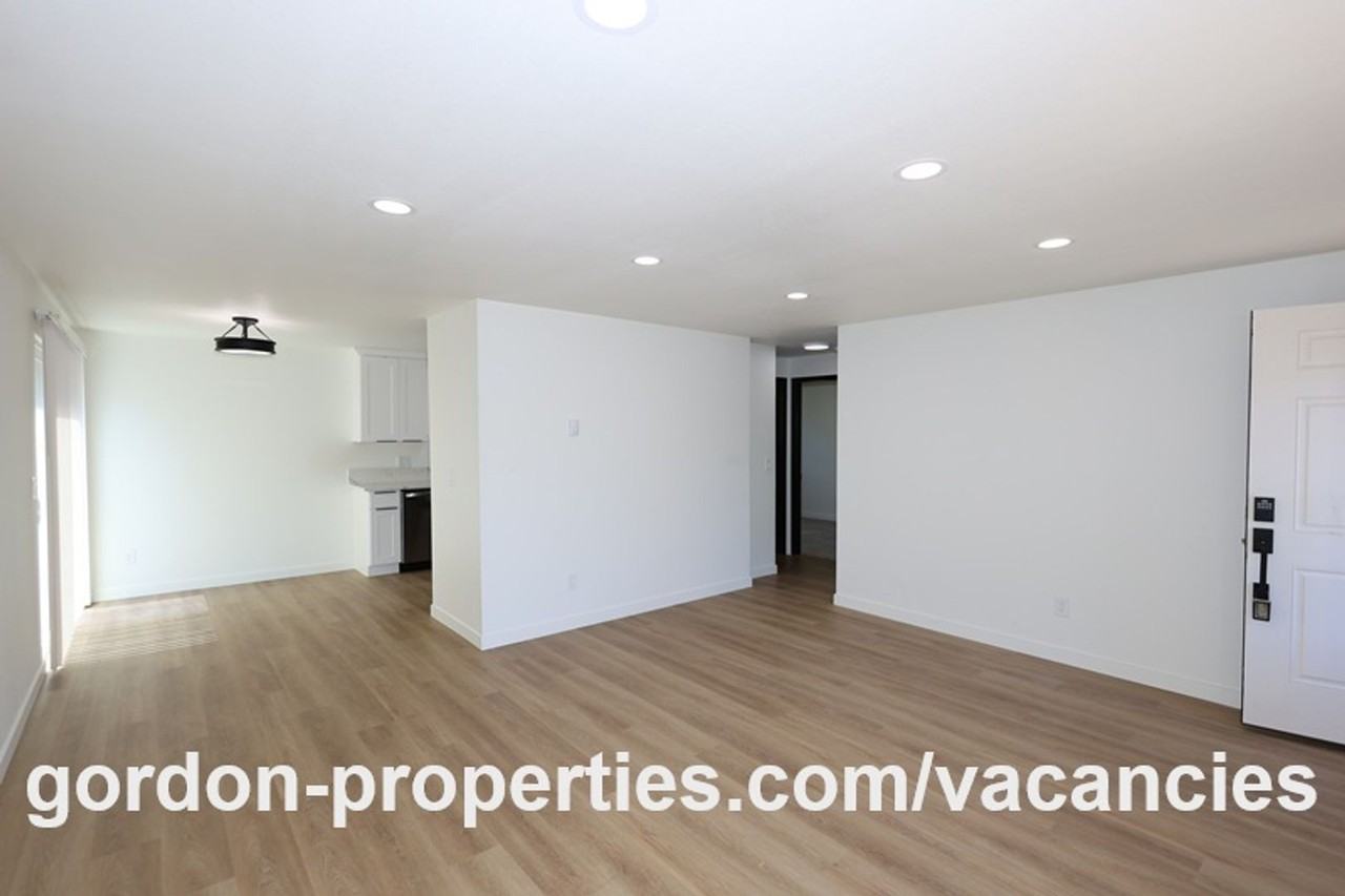 8960 Se Tolbert St #2 - Photo 5 of 25