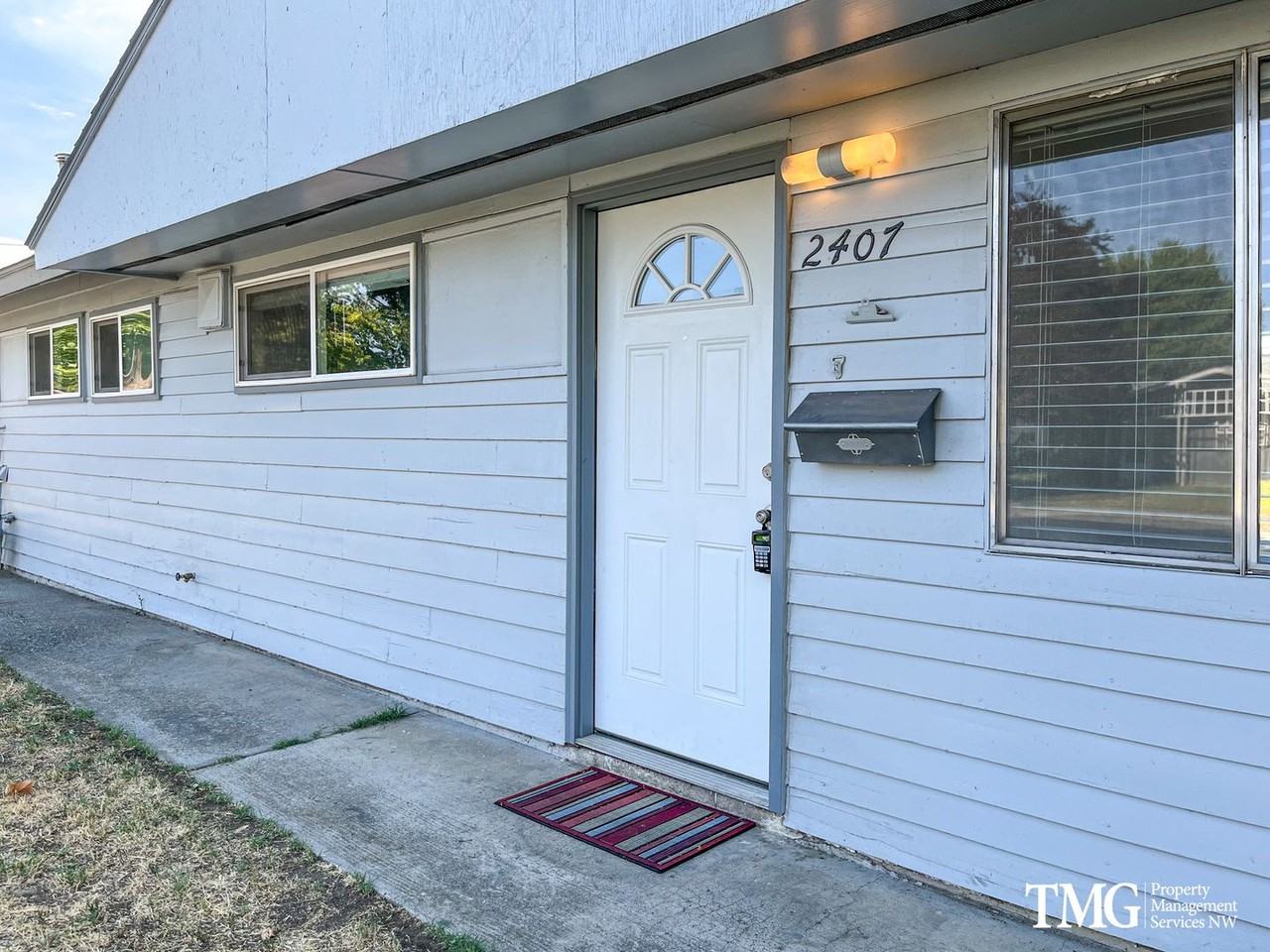 2407 Concord St - Photo 2 of 14