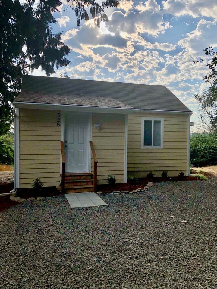326 Ford Ave - Photo 3 of 25
