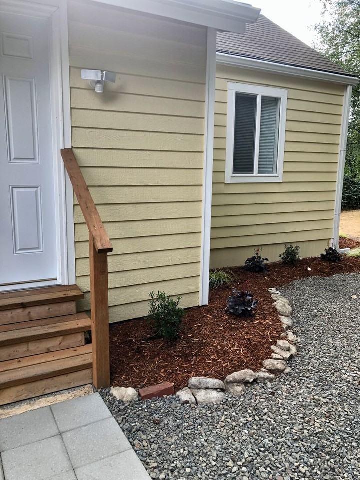 326 Ford Ave - Photo 5 of 25