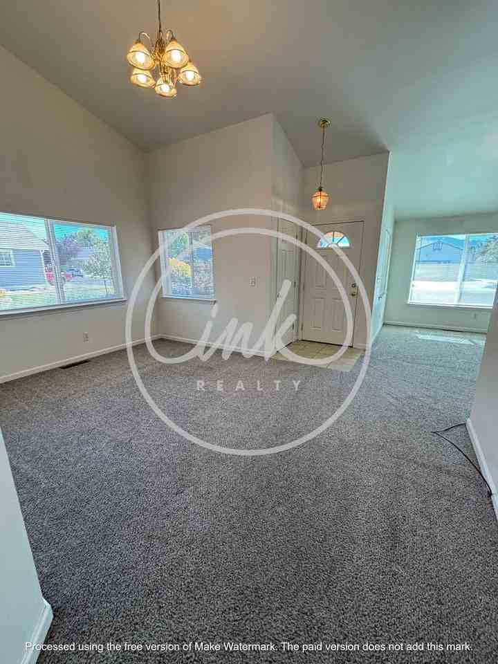 1481 Harvest Ave - Photo 3 of 20