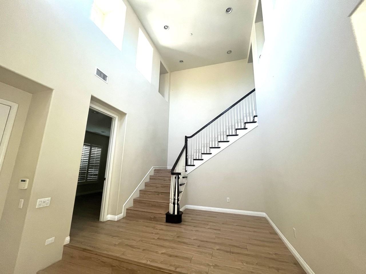 1134 Las Colinas Way - Photo 4 of 27