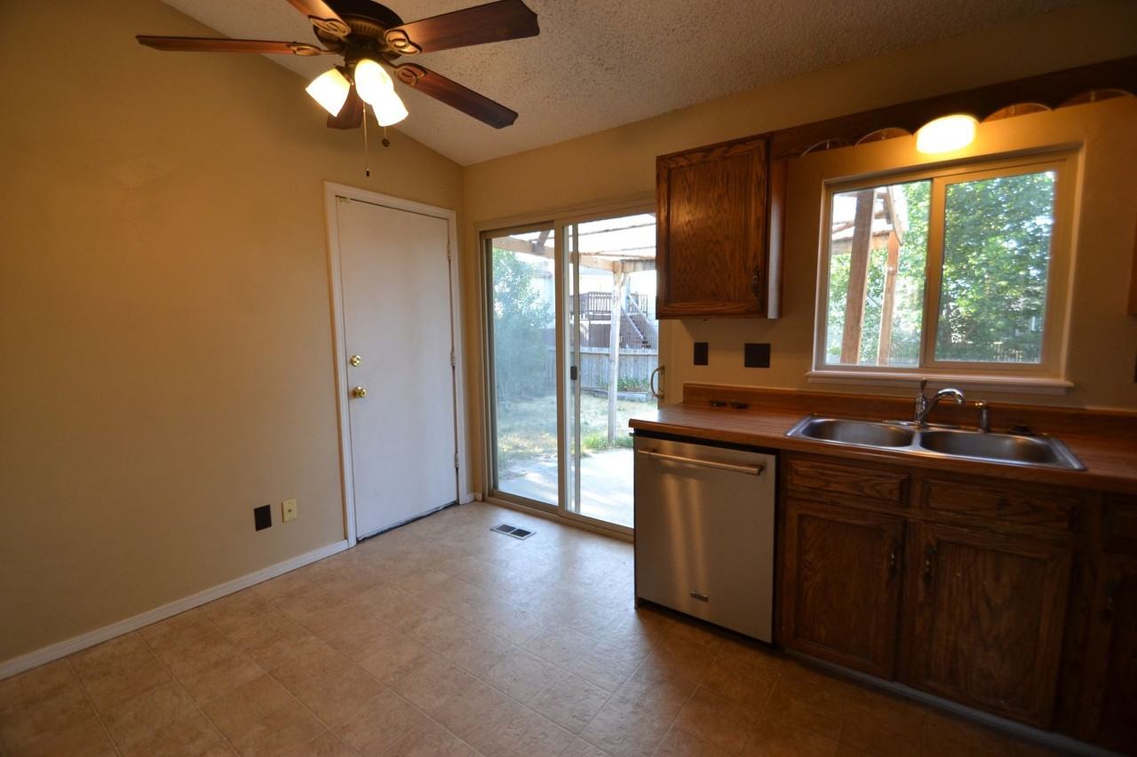 3535 Sydney Ter - Photo 5 of 15