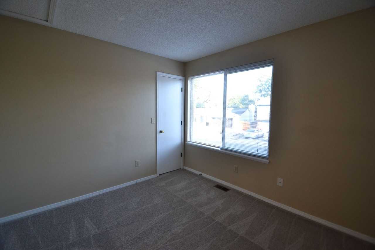 3535 Sydney Ter - Photo 6 of 15