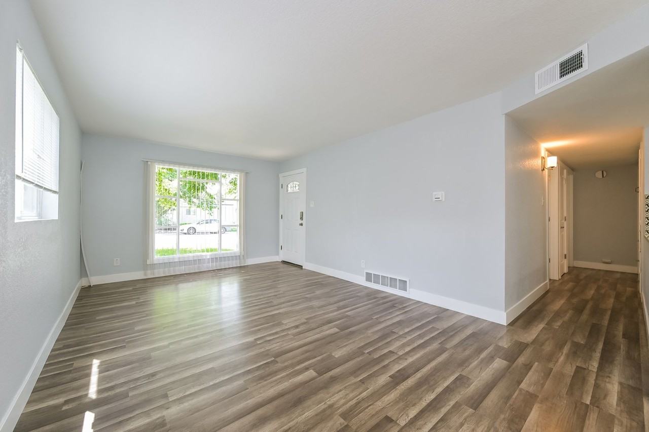 1280 Wheeling St - Photo 4 of 21