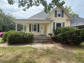 1800 W Lee St - Photo 1 of 1