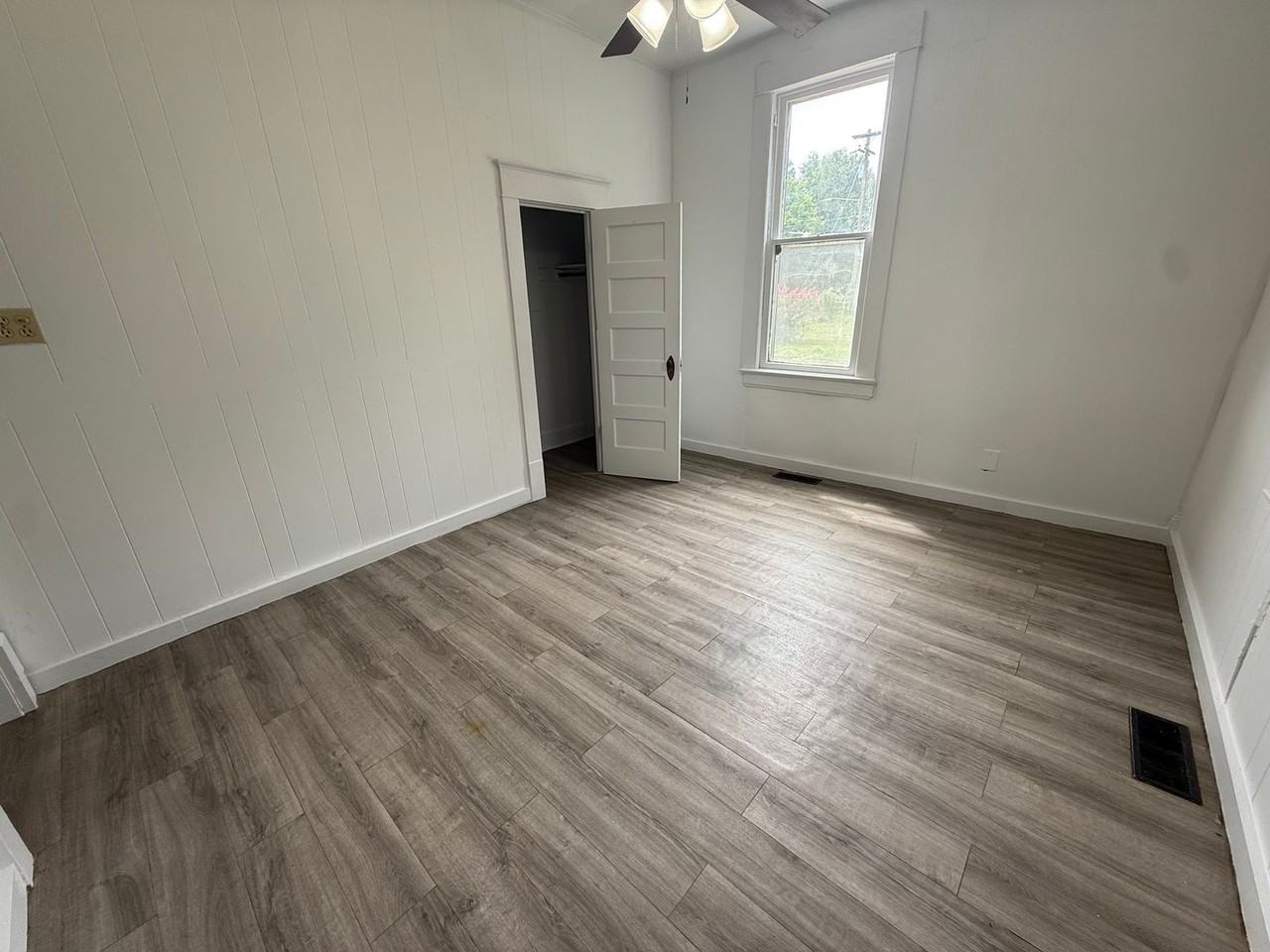 1800 W Lee St - Photo 7 of 11