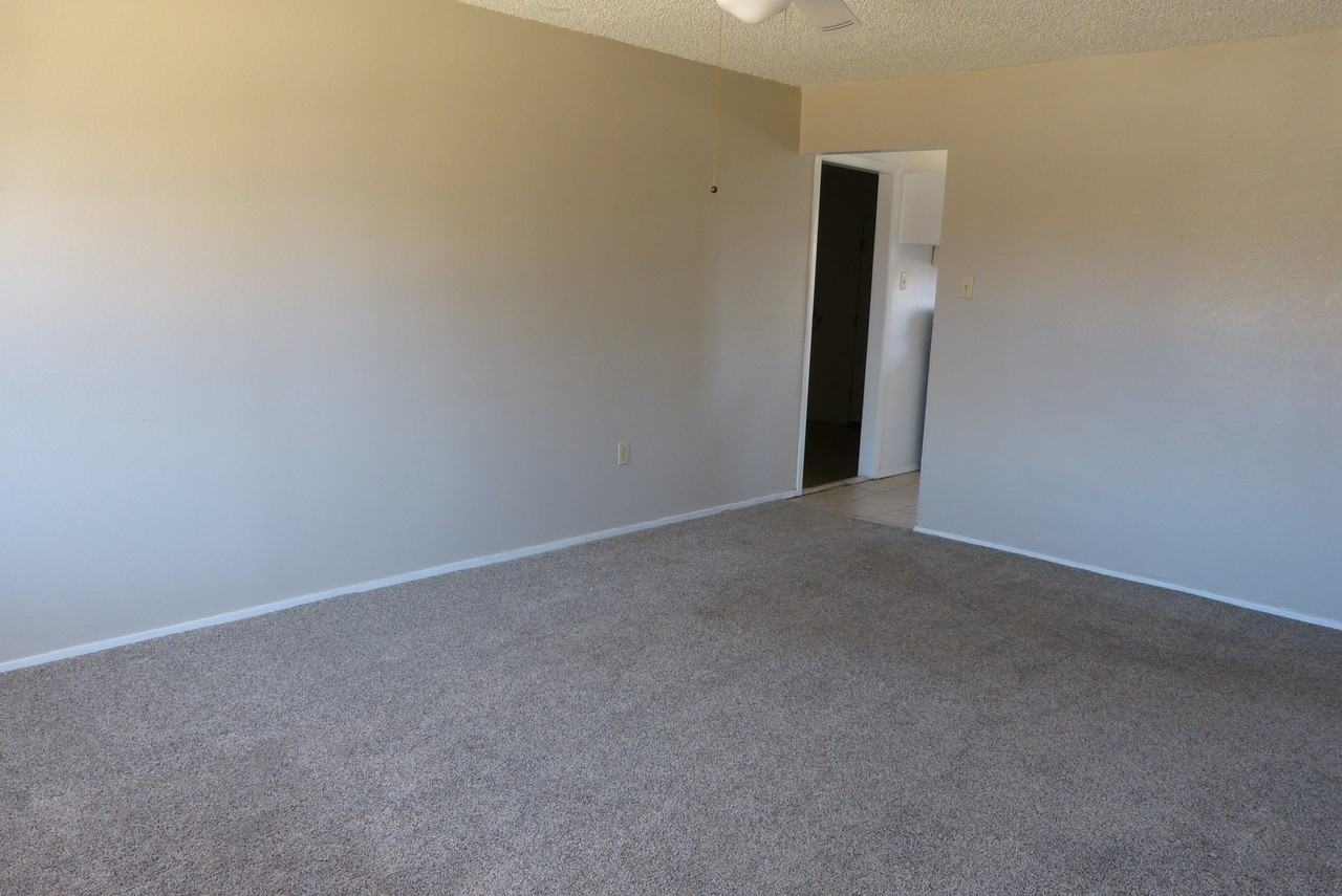 3021 Virginia Ave - Photo 2 of 18