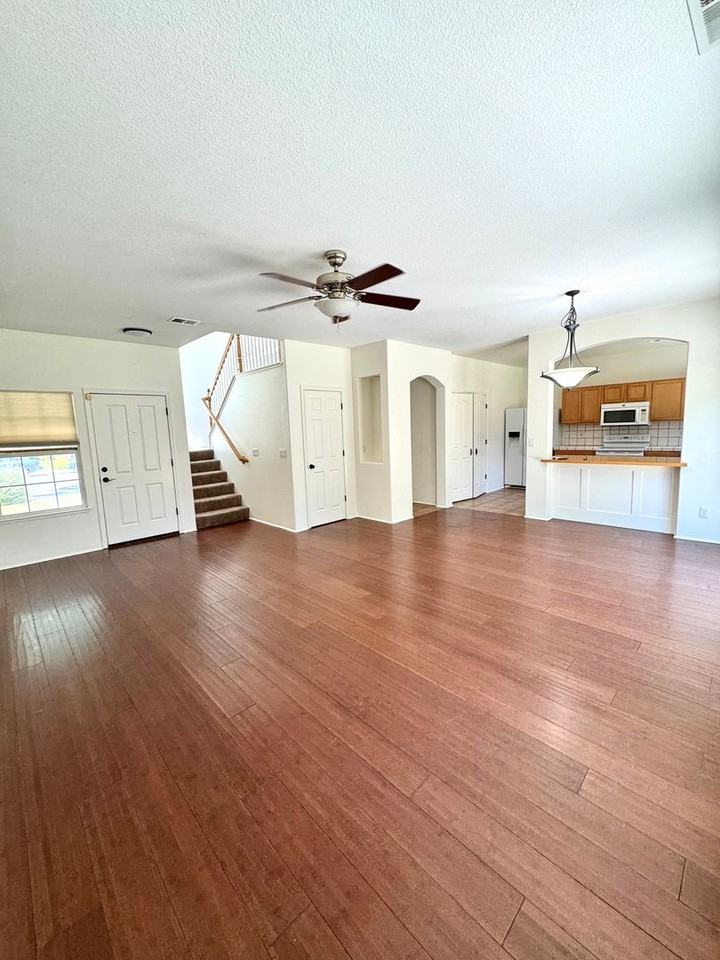 2520 Napoli Dr - Photo 6 of 24