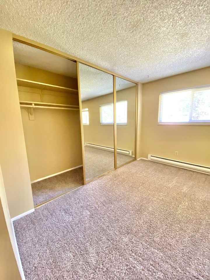 464 Smithridge Park - Photo 7 of 13