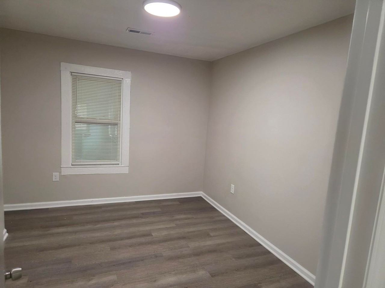 3152 S Stratford Rd - Photo 7 of 13