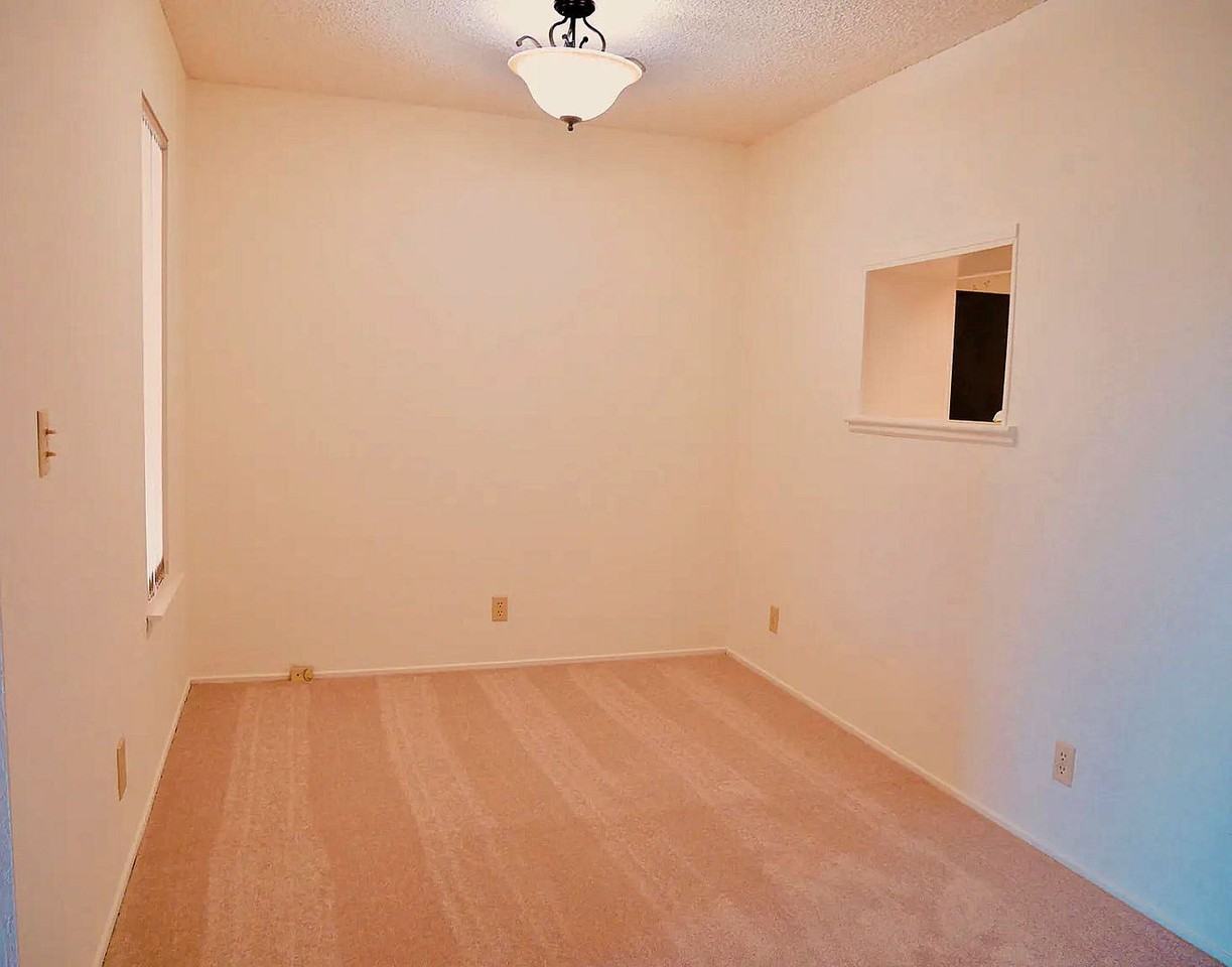 1206 Golden Oaks Ln - Photo 5 of 11