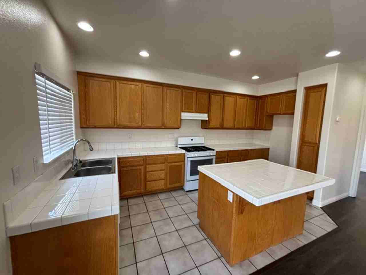 224 Fonzie Ave - Photo 3 of 18