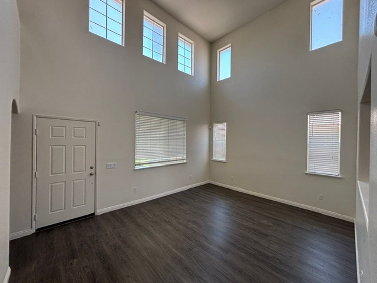 224 Fonzie Ave - Photo 4 of 18