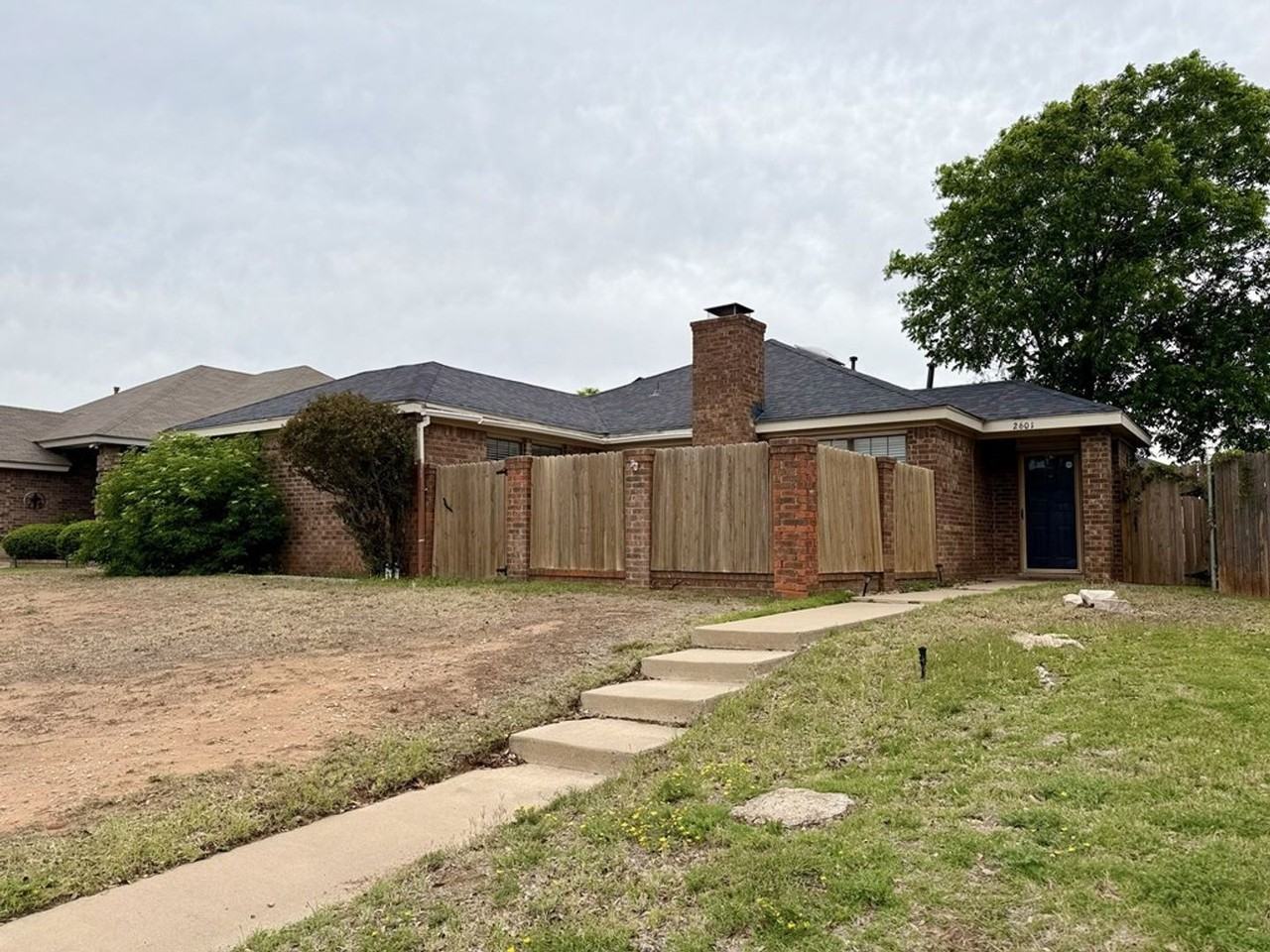 2601 Idlewilde Dr - Photo 2 of 18