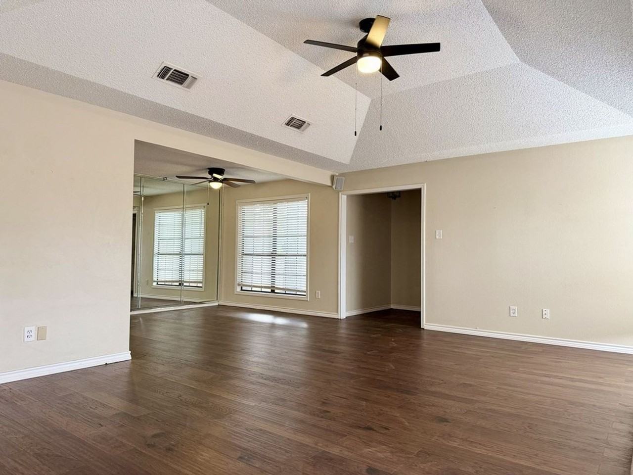 2601 Idlewilde Dr - Photo 5 of 18