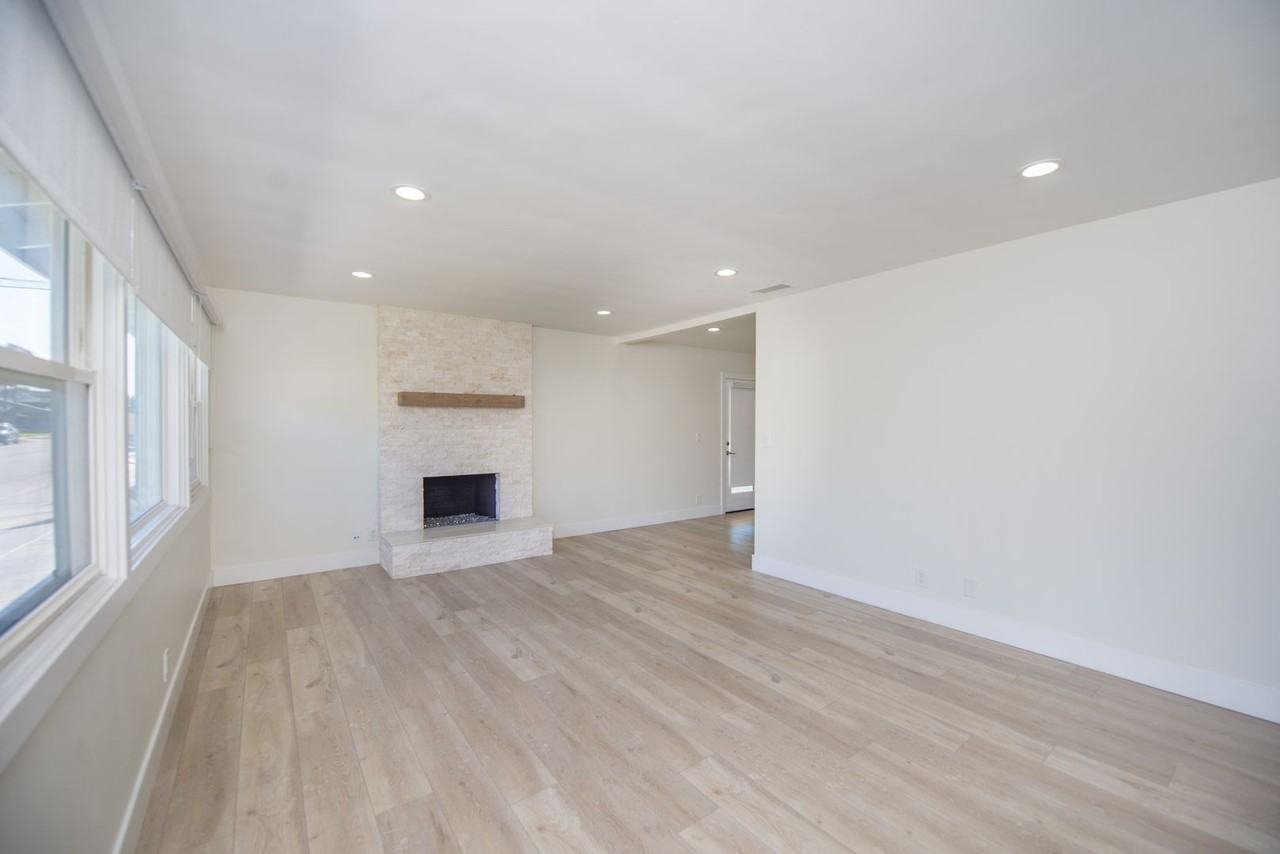 2253 Elden Ave - Photo 5 of 28