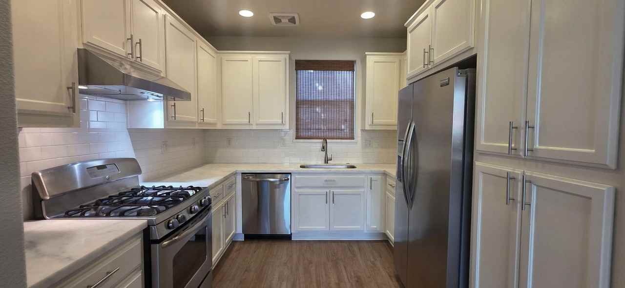 845 Bronze Ln