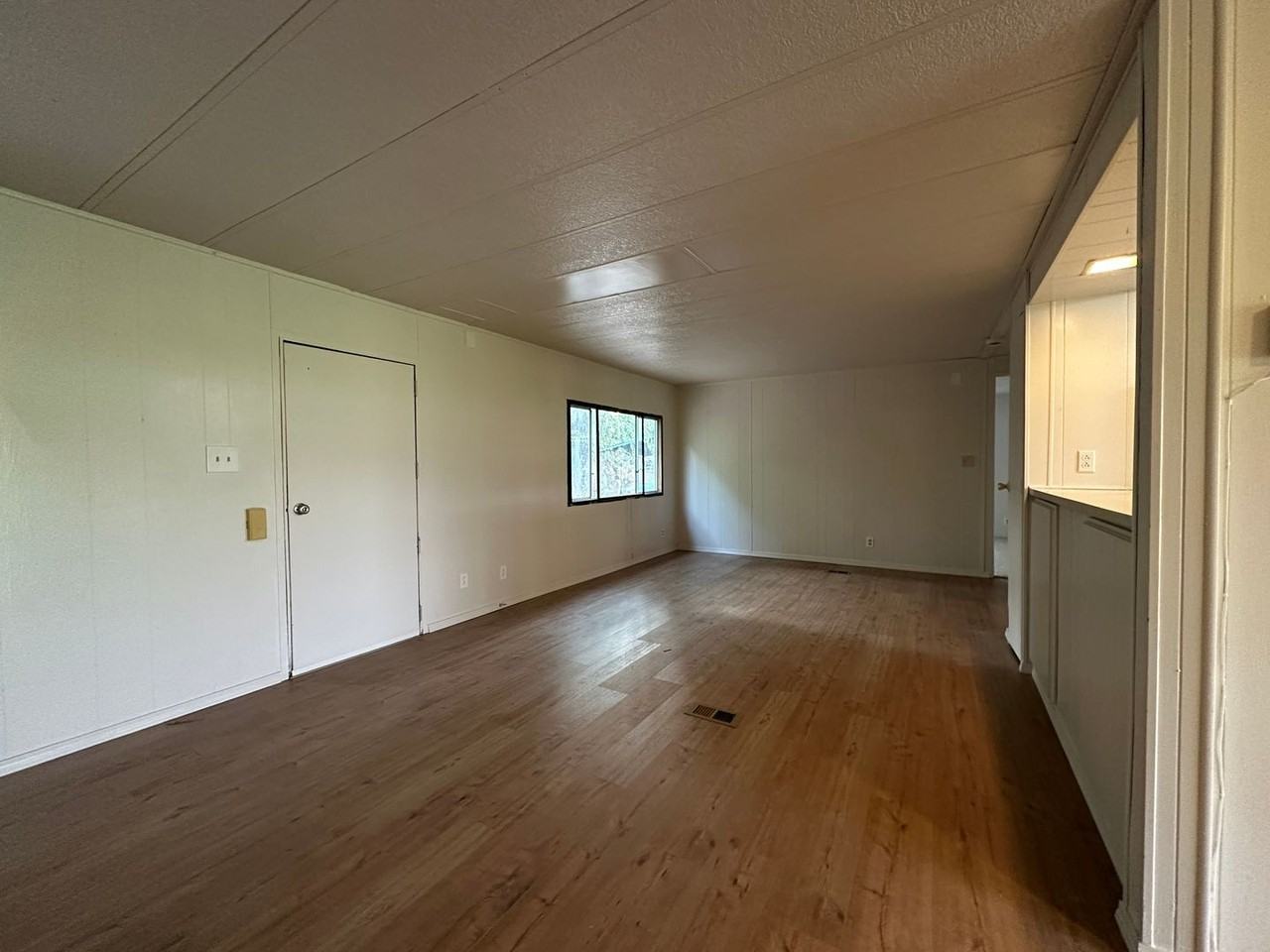 2511 Hanna Ave - Photo 4 of 13