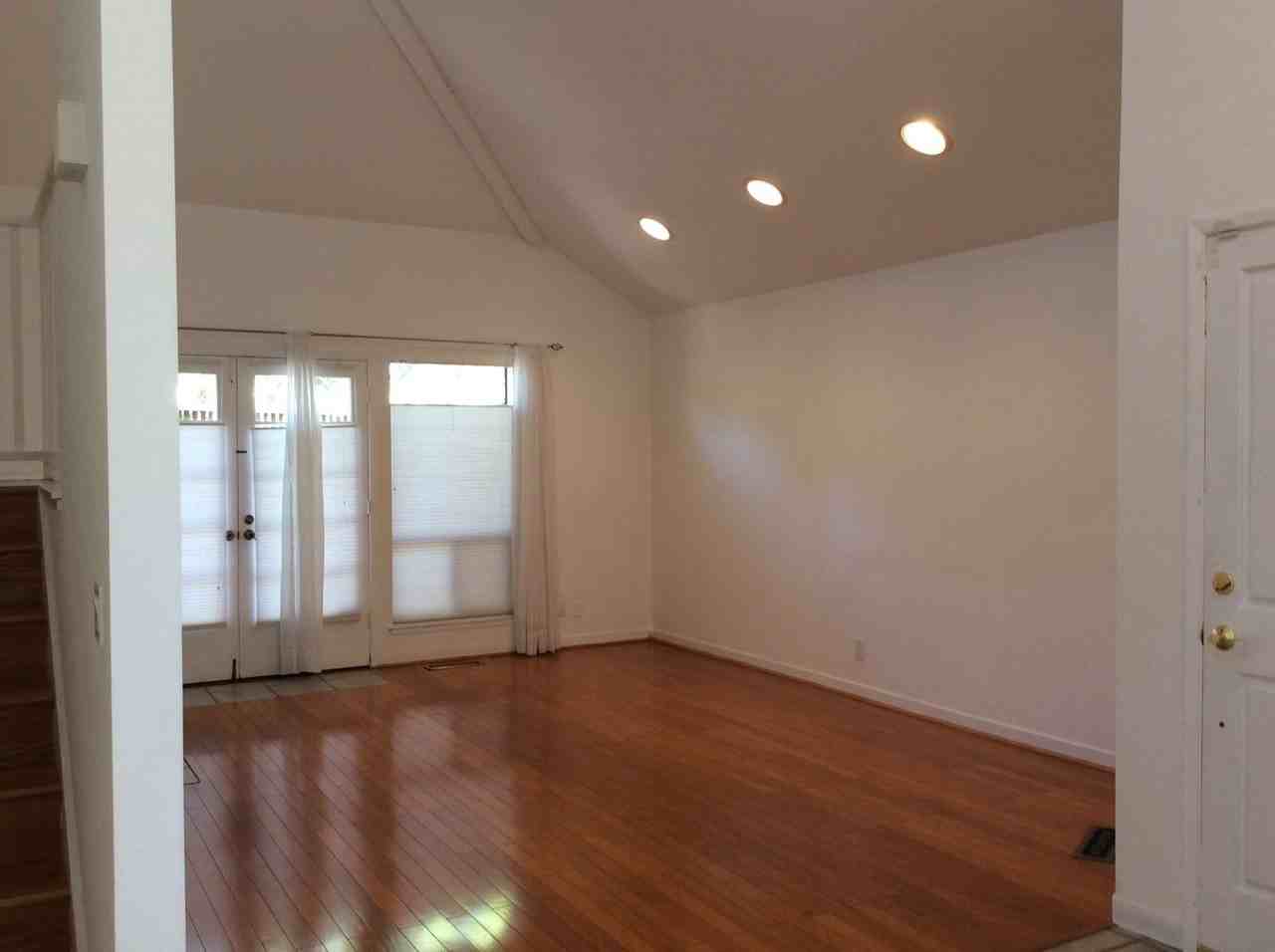 1 Berkeley Ct - Photo 3 of 19
