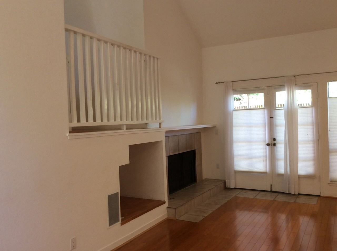 1 Berkeley Ct - Photo 4 of 19