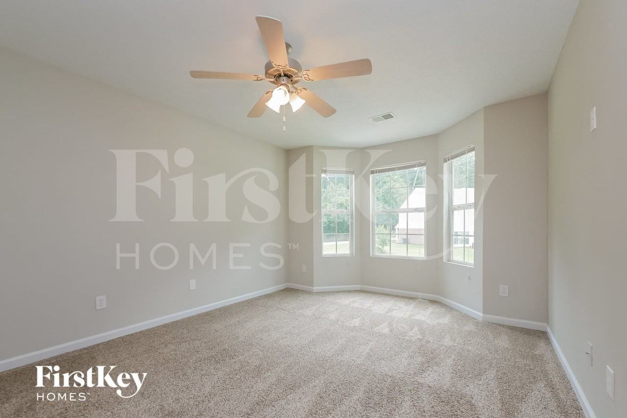 562 Maggie Ln - Photo 7 of 15