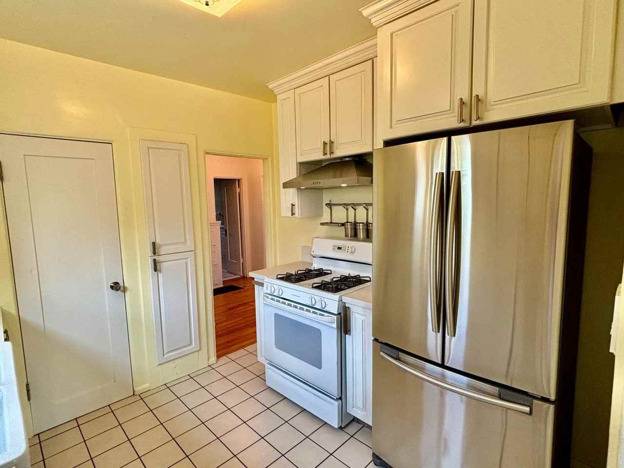 2432 Madison Ave - Photo 7 of 21