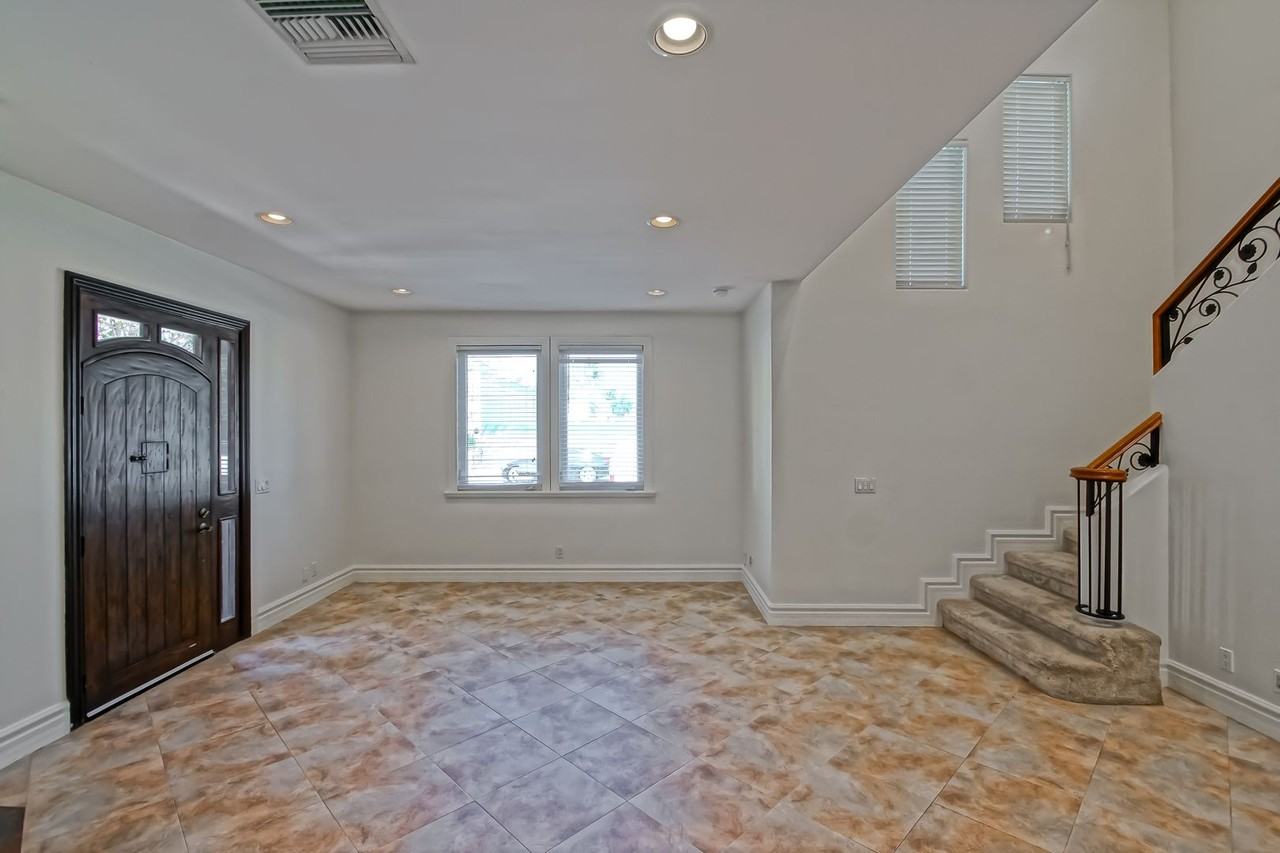 15624 Sombra Ave - Photo 6 of 38