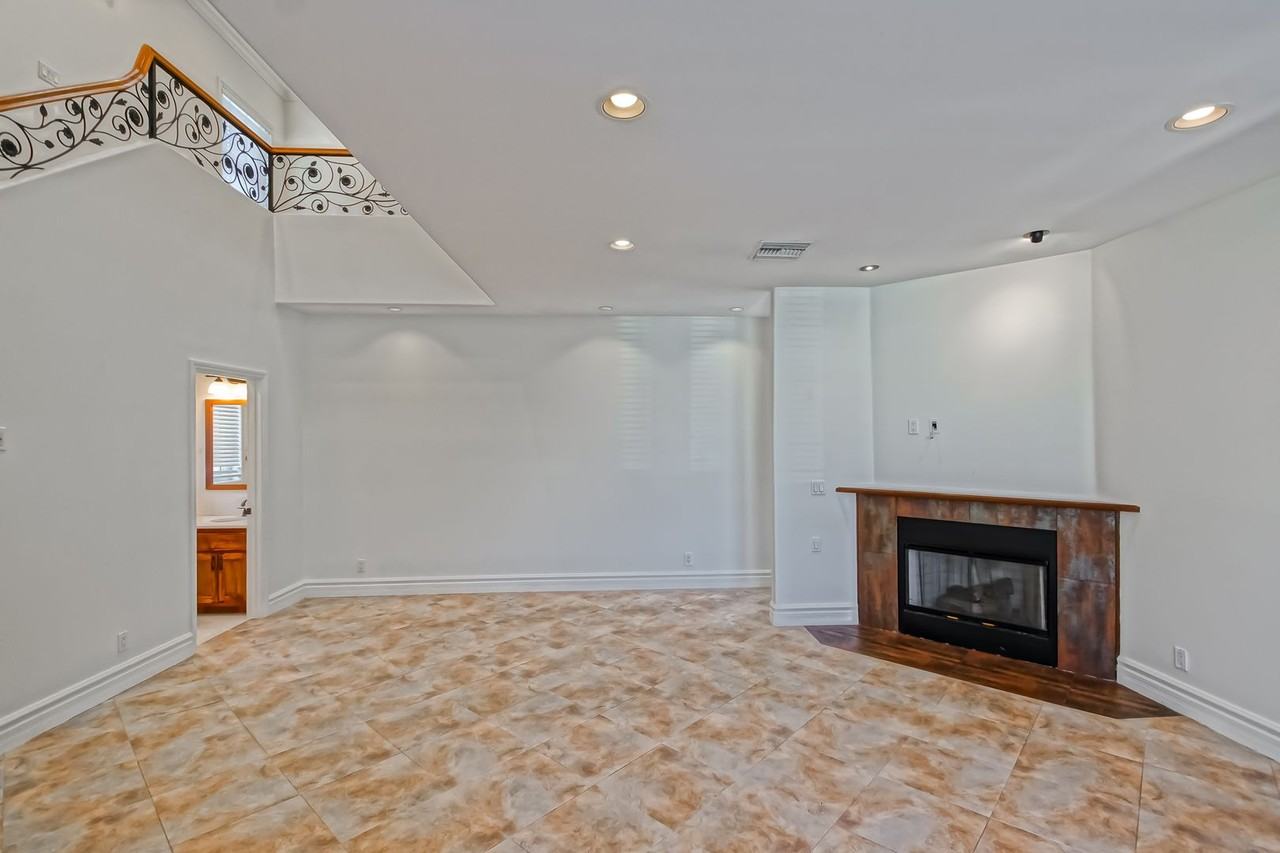 15624 Sombra Ave - Photo 7 of 38