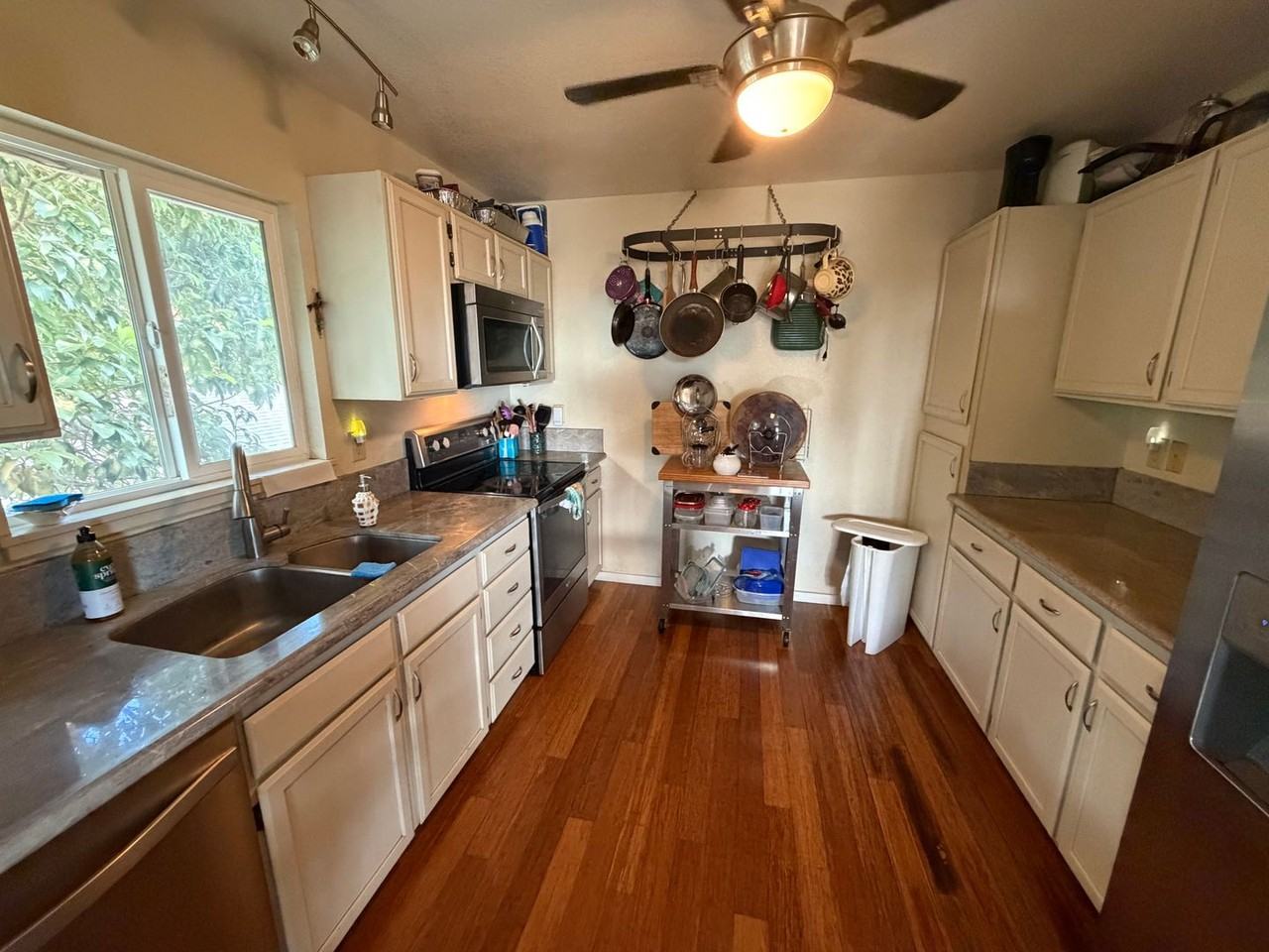 2570 Hunakai St - Photo 7 of 19