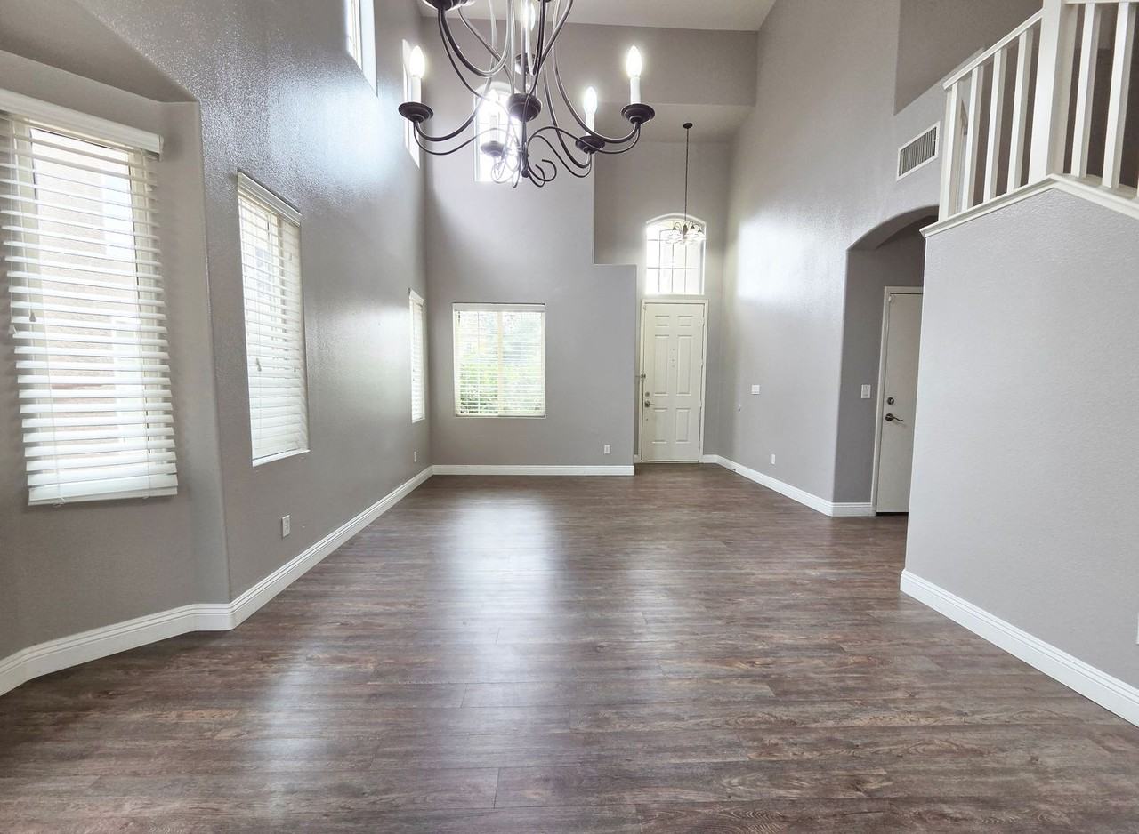 9946 Burton Lake Ct - Photo 7 of 44