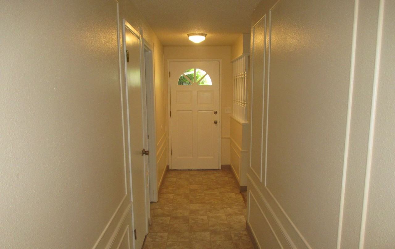 10621 140th Street Ct E - Photo 3 of 16