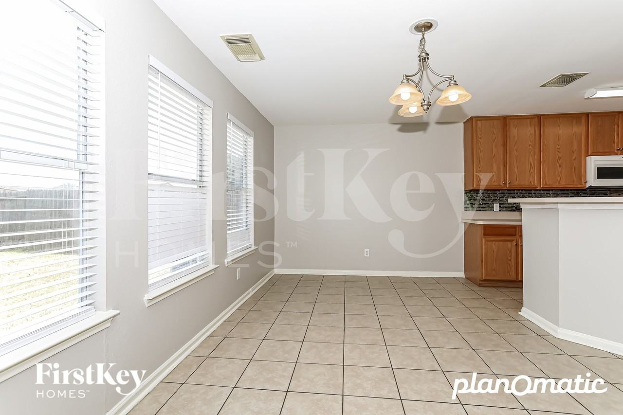 3507 Avalon Castle Dr - Photo 4 of 17