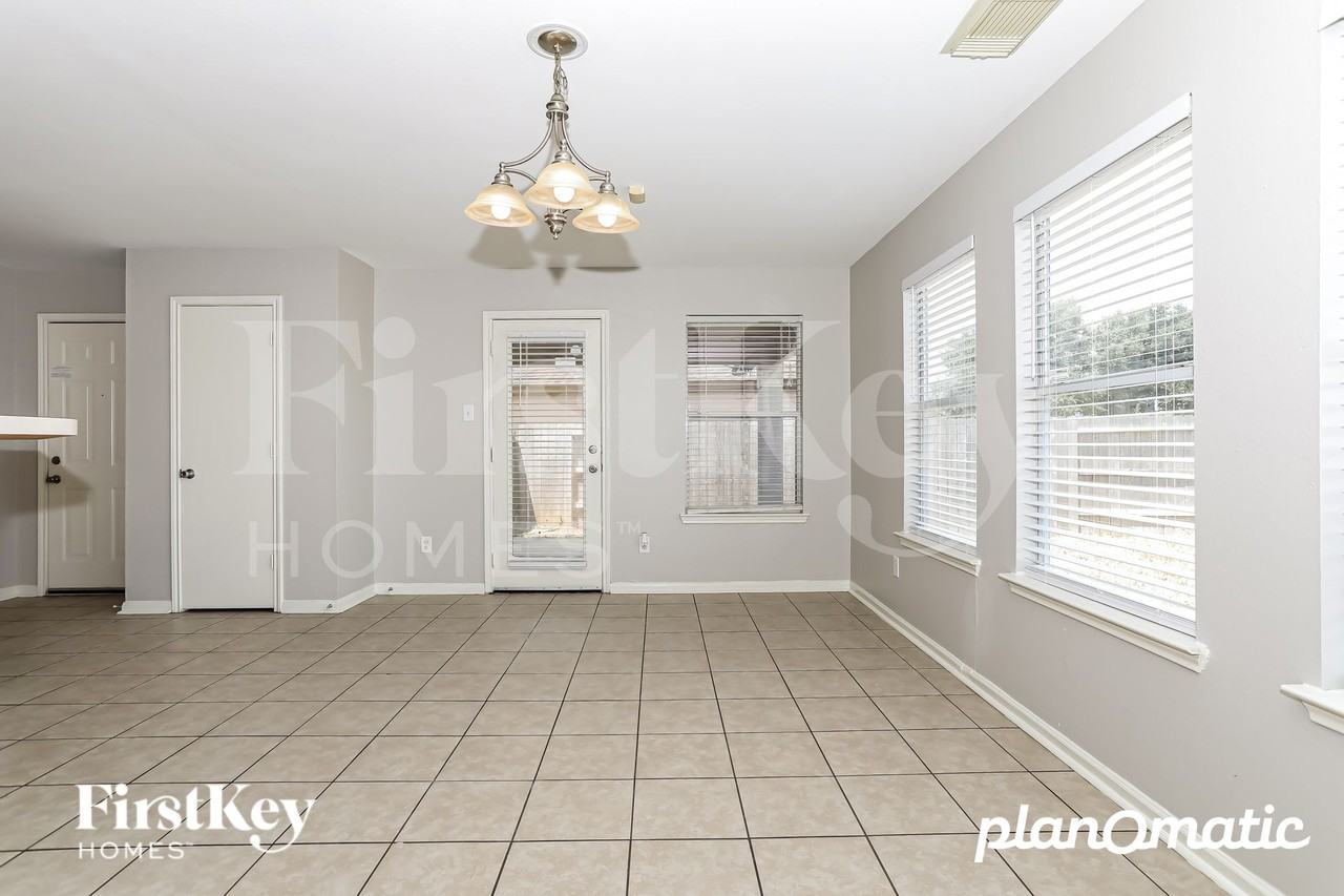 3507 Avalon Castle Dr - Photo 5 of 17