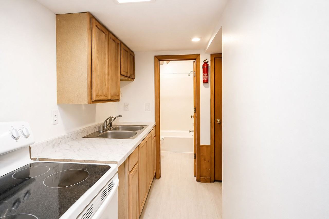 1427 Briarcliff Ave #B - Photo 2 of 8