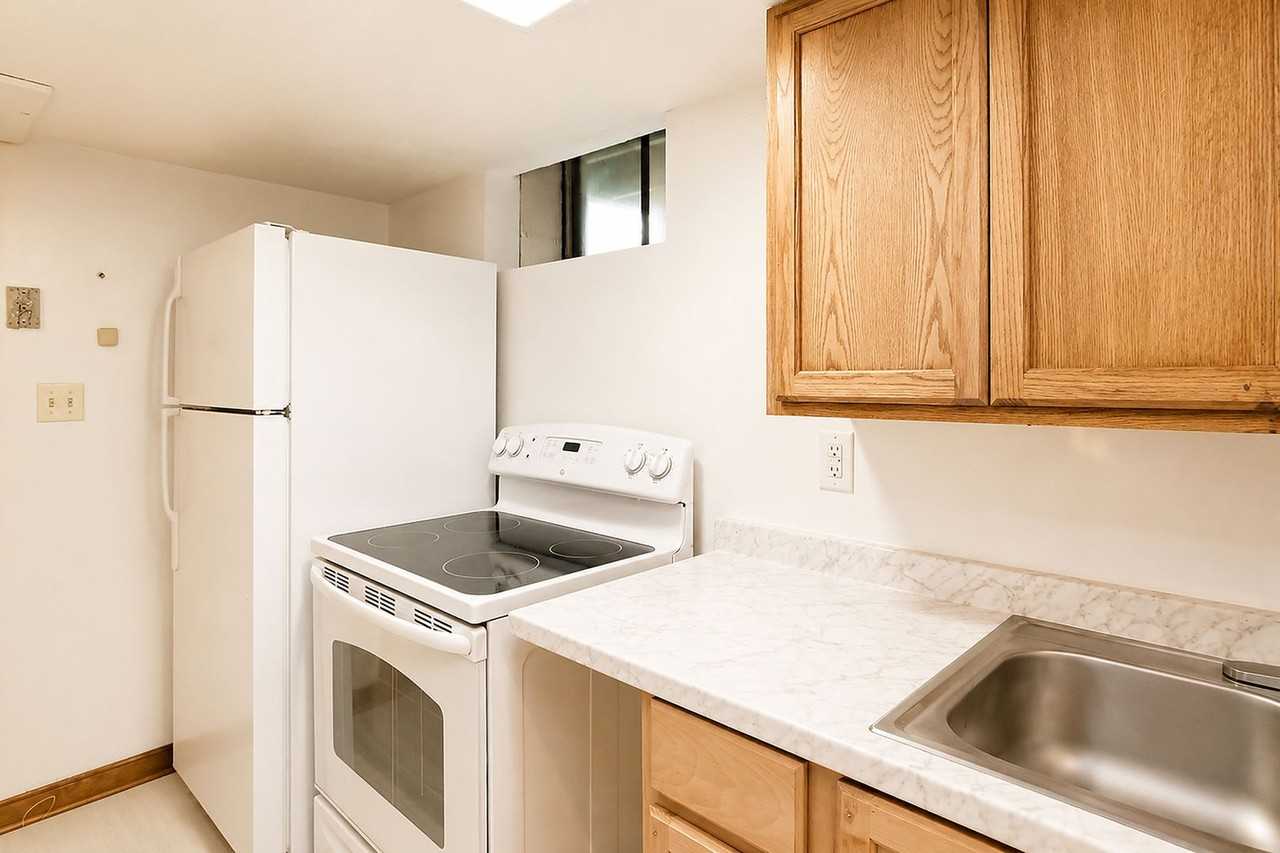 1427 Briarcliff Ave #B - Photo 3 of 8