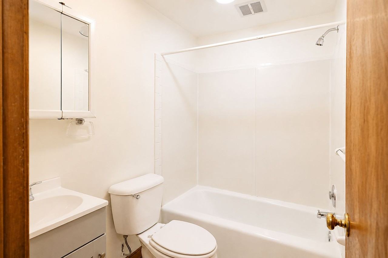 1427 Briarcliff Ave #B - Photo 6 of 8